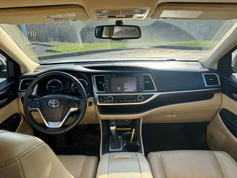 Used 2015 Toyota Highlander Limited image 15