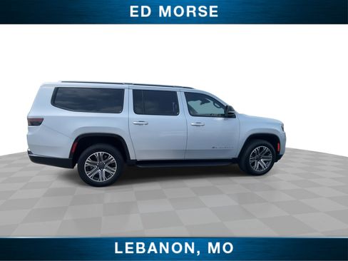 Used 2024 Jeep Wagoneer L Series II w/ Flexible Seating Group AWD/4WD image 9