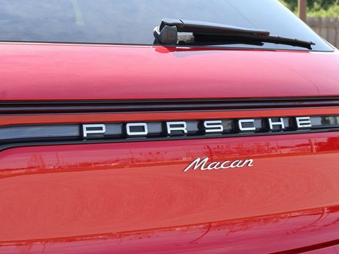 Used 2025 Porsche Macan image 6