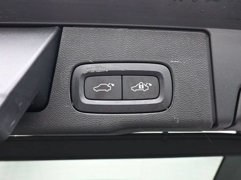 Used 2025 Volvo XC60 B5 Ultra w/ Protection Package Premier AWD/4WD image 32