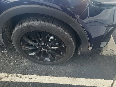 Used 2019 Kia Sorento S AWD/4WD image 5