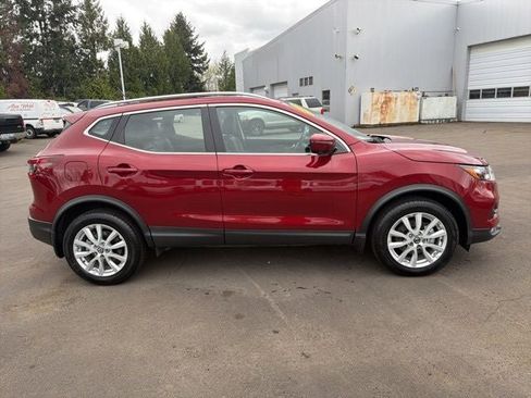 Used 2022 Nissan Rogue Sport SV w/ Technology Package AWD/4WD image 2