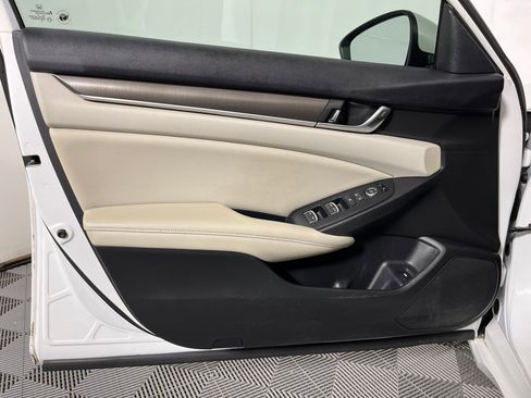 Certified 2019 Honda Accord LX image 10