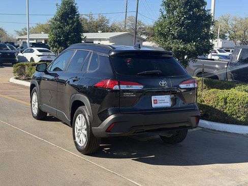 Certified 2025 Toyota Corolla Cross LE image 5