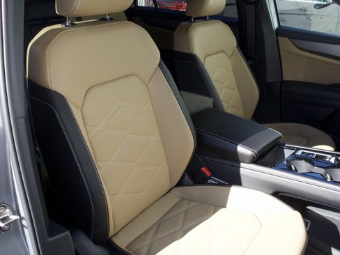 New 2026 Volkswagen Atlas Cross Sport SE AWD/4WD image 37
