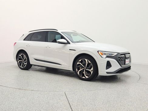 Used 2024 Audi Q8 e-tron Premium Plus w/ Premium Plus Package AWD/4WD image 3