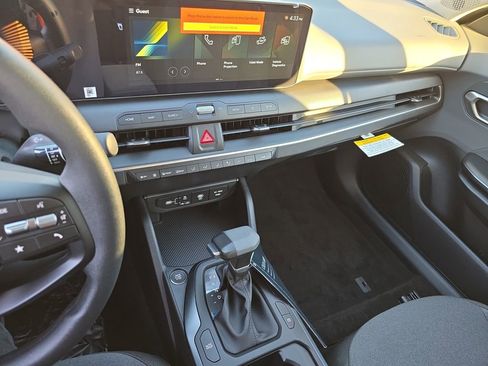 New 2025 Kia K4 LXS image 12