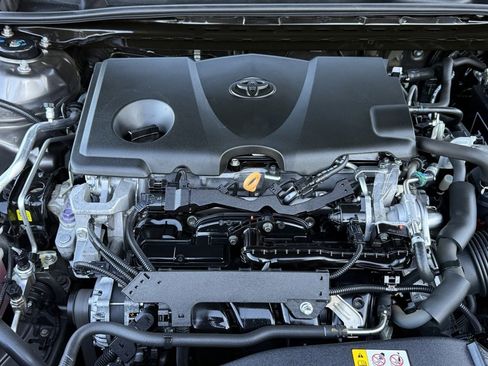 Used 2019 Toyota Camry SE image 32