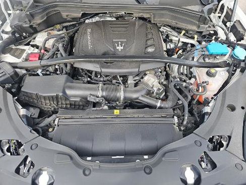 Used 2024 Maserati Grecale GT image 13