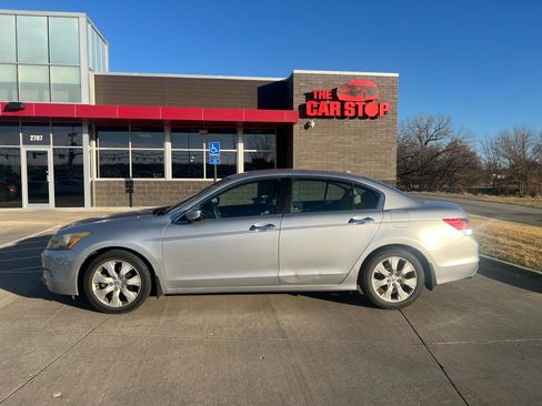 Used 2010 Honda Accord EX-L image 1