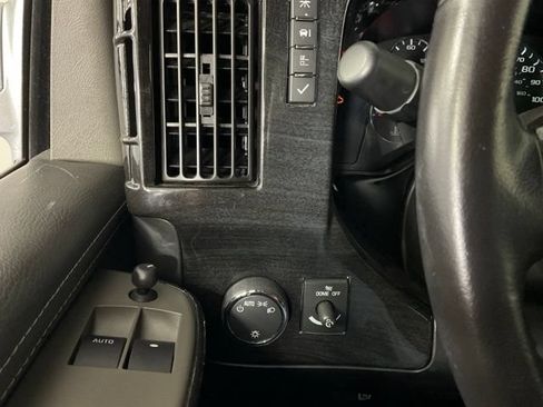 Used 2023 Chevrolet Express 2500 RWD image 19