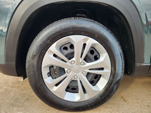 Certified 2025 Chevrolet Trax LS image 11