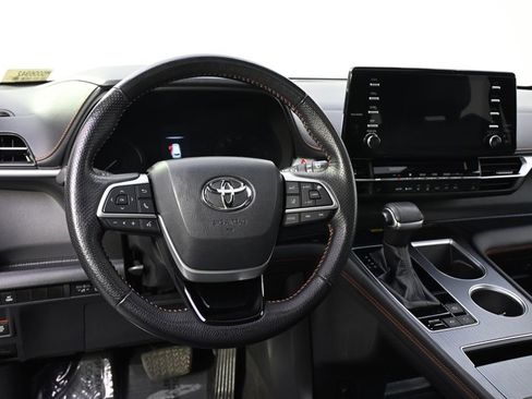 Used 2021 Toyota Sienna XSE w/ XSE Plus Package AWD/4WD image 12