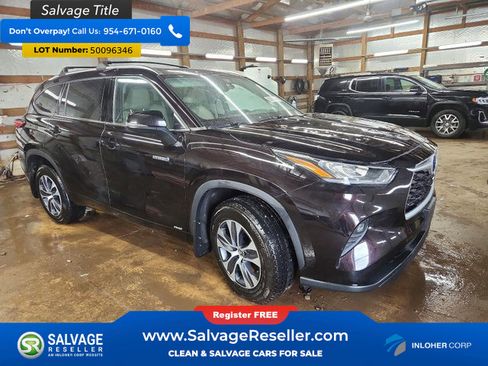 Used 2020 Toyota Highlander XLE AWD/4WD image 5