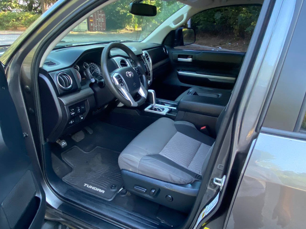 Used 2015 Toyota Tundra SR5 w/ TRD Off Road Package AWD/4WD image 13
