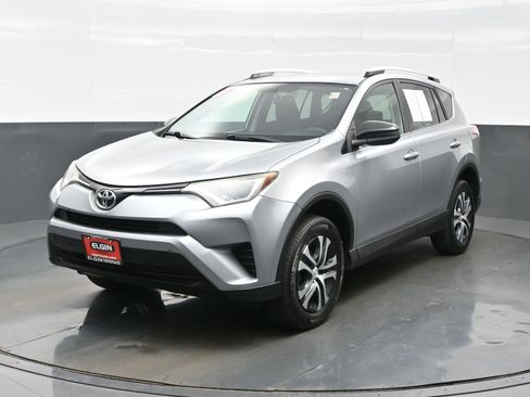Used 2016 Toyota RAV4 LE AWD/4WD image 2
