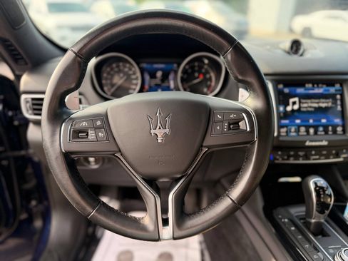Used 2017 Maserati Levante S AWD/4WD image 19