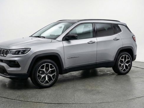 Used 2025 Jeep Compass Limited AWD/4WD image 3