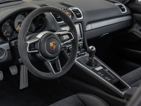 Used 2016 Porsche Cayman GT4 image 23