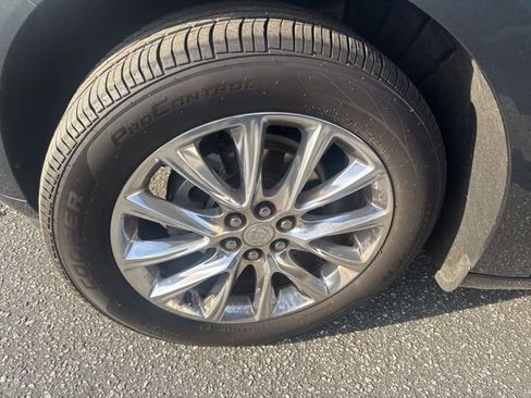 Used 2020 Buick Enclave Essence w/ Sound and Sites Package image 21