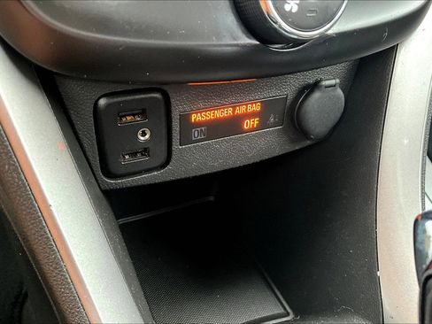 Used 2019 Chevrolet Trax LT w/ LT Convenience Package image 32