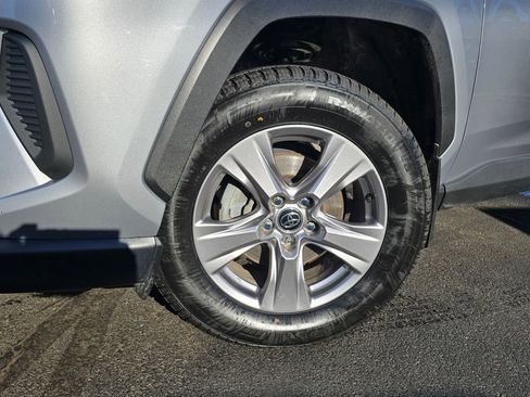 Used 2022 Toyota RAV4 XLE image 2