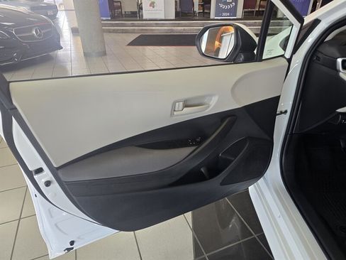 Used 2022 Toyota Corolla LE FWD image 7