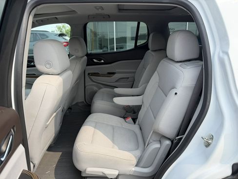 Certified 2020 GMC Acadia SLE w/ Driver Convenience Package AWD/4WD image 19