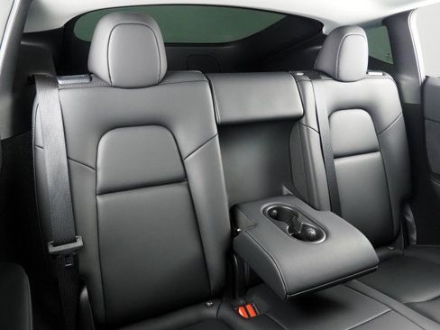 Used 2024 Tesla Model Y Performance image 18