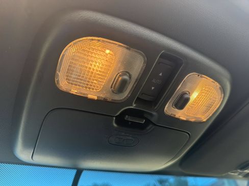 Used 2012 Ford Escape XLT AWD/4WD image 18