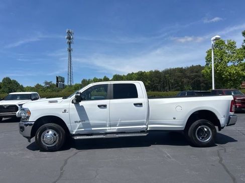 Used 2024 RAM 3500 Big Horn AWD/4WD image 11