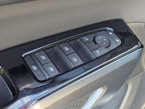 Certified 2024 Nissan Pathfinder SL image 12