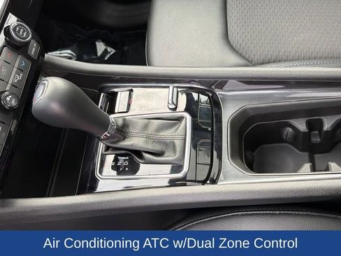 Used 2025 Jeep Compass Latitude w/ Sun & Sound Group AWD/4WD image 24