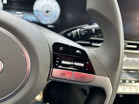 Used 2024 Hyundai Elantra SEL image 15