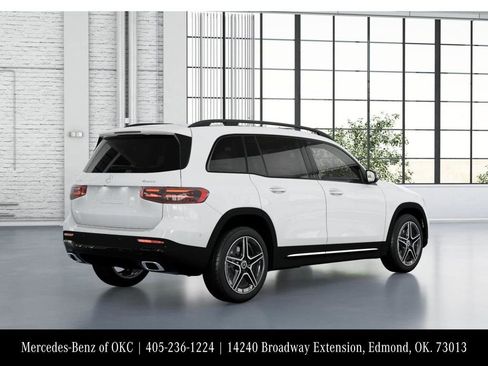 Used 2026 Mercedes-Benz GLB 250 4MATIC image 21