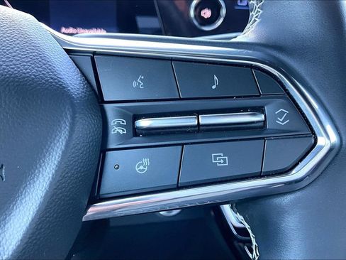Used 2024 Chevrolet Traverse LT w/ Enhanced Driving Package FWD image 17