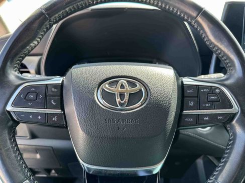 Used 2020 Toyota Highlander LE image 10