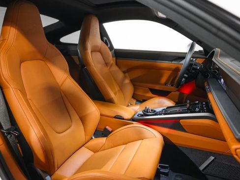 Used 2025 Porsche 911 Carrera RWD image 20