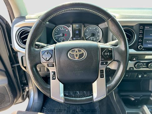 Used 2021 Toyota Tacoma SR5 RWD image 11