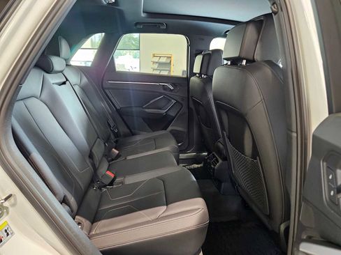 New 2025 Audi Q3 2.0T Premium image 12