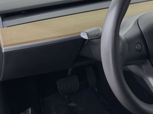 Used 2020 Tesla Model 3 Standard Range RWD image 10