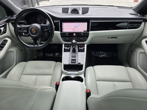 Certified 2023 Porsche Macan S AWD/4WD image 21