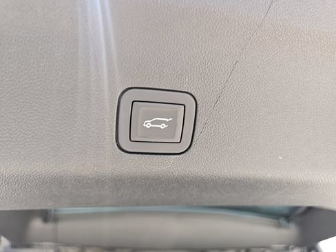 Used 2025 GMC Yukon Denali w/ Denali Reserve Package AWD/4WD image 7