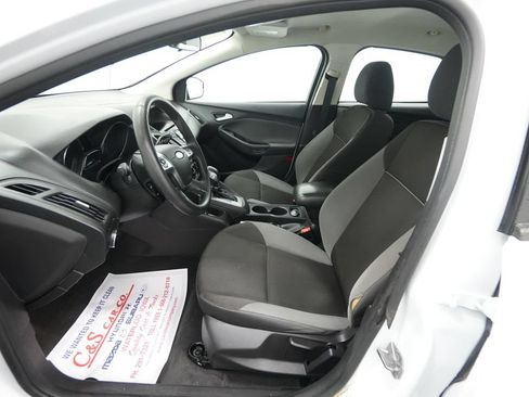 Used 2014 Ford Focus SE FWD image 14