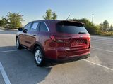 Used 2019 Kia Sorento LX image 5