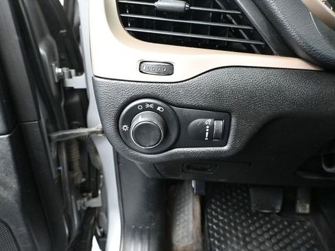 Used 2017 Jeep Cherokee Sport w/ Cold Weather Group image 28