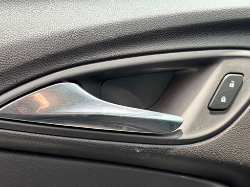 Used 2025 Buick Encore GX Preferred FWD image 8