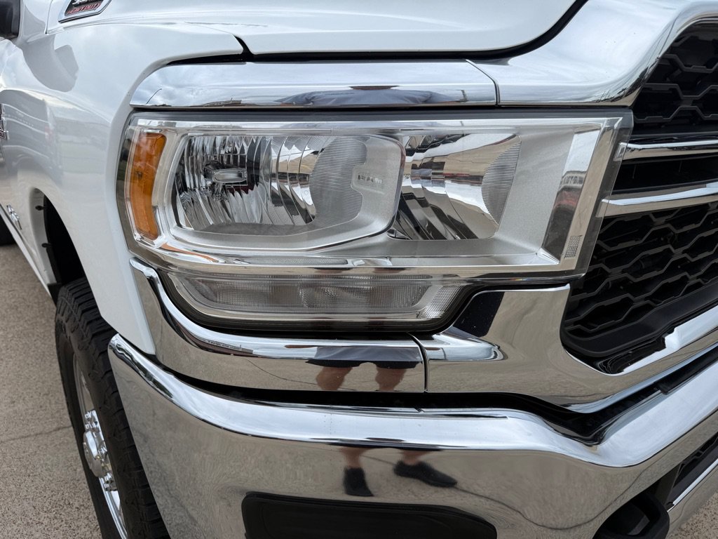 Used 2022 RAM 3500 Tradesman w/ Chrome Appearance Group AWD/4WD image 11