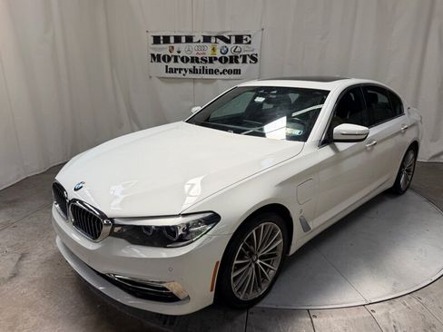 Used 2018 BMW 530e w/ Premium Package 2 RWD image 3