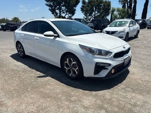 Used 2019 Kia Forte LXS FWD image 2